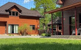 Guest House Pid Dubom Карпати Під Дубом